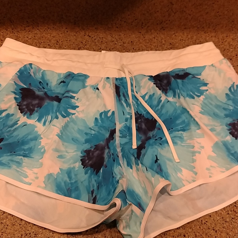 NWOT fabletics shorts